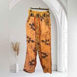 121 🌸 KANTHA pants. One size fits most. 13-18”waist  20”Rise  23” Inseam